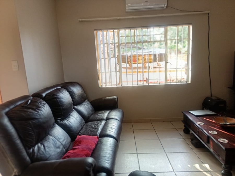 2 Bedroom Property for Sale in Rhodesdene Northern Cape